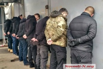 Стрілянина та вибухи гранат – як у Миколаєві захоплювали ринок