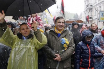 “Він виводить на Хрещатик Антимайдан…”: Саакашвілі зробив нову різку заяву