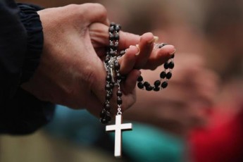 Розіп'яли на хресті: священика, що заражав дітей ВІЛ, знайшла розплата