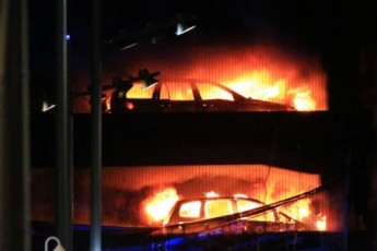 На парковці у Британії згоріло понад 1500 автомобілів