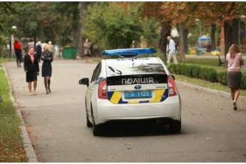Агресивну поведінку поліцейського у Києві зафіксував відеореєстратор (відео)