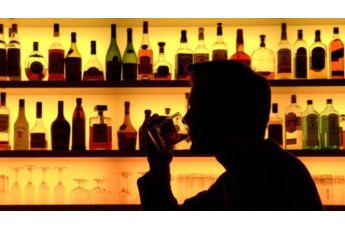 Вчені знайшли зв’язок між алкоголем та захворюванням на рак
