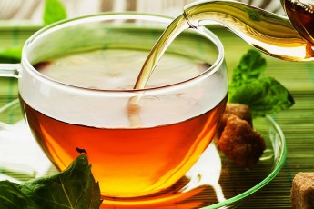 Медики пояснили небезпеку від вживання чаю