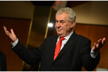 Проросійський кандидат лідирує на виборах президента Чехії