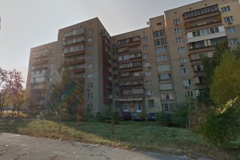 У Києві дівчина випала з дев’ятого поверху та вижила