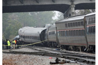 Понад 100 людей постраждало внаслідок зіткнення потягів у США
