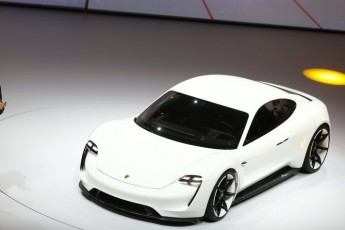 Porsche витратить 6 мільярдів євро на електромобілі