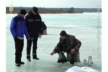 Луцькі рятувальники попереджають про небезпеку на льоду