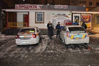 Чоловік влаштував стрілянину у Києві, є постраждалі