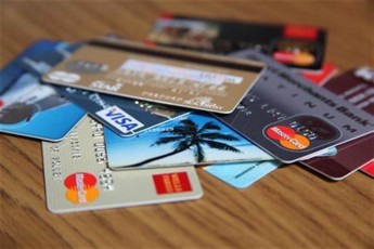 Українці значно активніше розраховуються платіжними картками, – НБУ