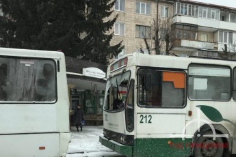 У Луцьку тролейбус зіткнувся з маршруткою