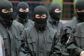 Волинські псевдополіцейські проводили обшук у жительки Рівненщини