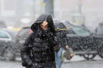 На Україну насувається циклон, який принесе дощі і сніг
