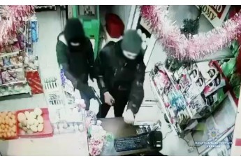 У Луцьку двоє молодиків грабували магазини