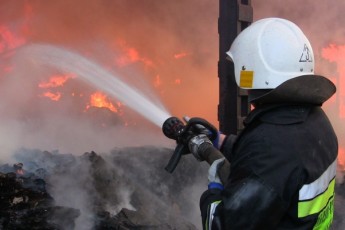 На Горохівщині згорів склад із кормами через необережне поводження з вогнем