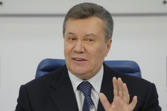 Щоб утримати долар по 8 гривень Янукович вичерпав золотовалютні запаси України