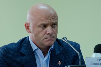 На журналіста BBC напали під час спроби взяти коментар у Труханова