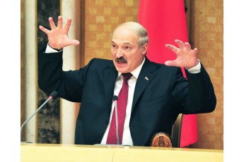 Президент Білорусі назвав Путіна півнем
