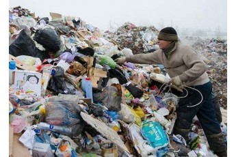 На Волині безхатьків насильно примушували працювати на сміттєзвалищі