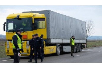 На Волинських дорогах почали діяти обмеження на рух вантажівок