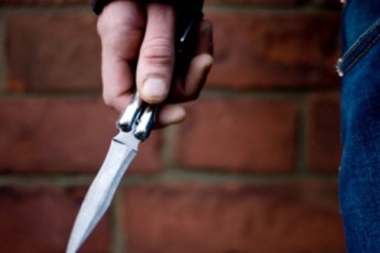 П'яний батько наніс 10 ударів ножем маленькому сину на Рівненщині