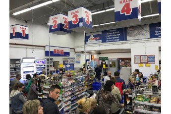 Лучани скаржаться на обслуговування у супермаркеті ПАККО