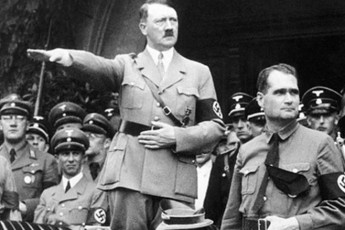 Втік чи помер у 1945-му? Вчені відкрили таємницю Гітлера