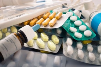 Фальсифіковані ліки масово заполонили аптеки України