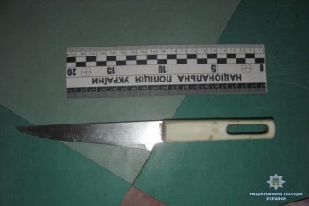 Підліток вдарив ножем власного батька на Луганщині