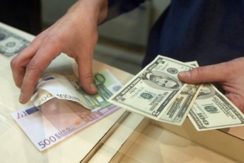 Нові правила купівлі валюти вступили в дію в Україні