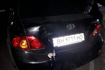 Авто без водія скотилося схилом та збило трьох жінок в Одесі