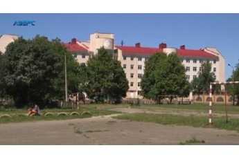 У Луцьку назріває скандал через будівництво житлового будинку на території шкільного подвір'я