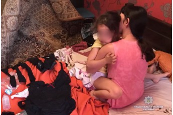 Поліція затримала подружжя, яке знімало порно з 4-річною донькою на Дніпропетровщині