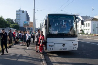 Водій автобуса, який перевозив дітей, помер за кермом у Києві
