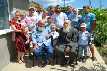 Найбільша сім'я України із 346 людей живе на Одещині: секрети та побут