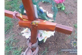П'яний підліток поламав 54 хрести на Одещині