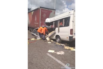 Автобус Рівне-Київ врізався у вантажівку – загинуло 10 пасажирів (фото)