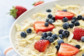 5 причин вживати на сніданок вівсянку