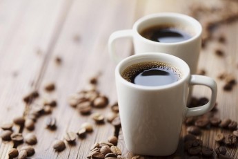 Скільки чашок кави можна пити за день – безпечна доза