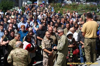 Головні новини Волині 11 серпня: Як прощалися з загиблими на Донбасі волинянами; Двоє школярів викрали 