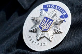 Поліцейського проткнули ножем під час затримання у Львові