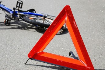 ДТП на Волині: під колеса автомобіля потрапило двоє велосипедистів
