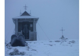 Українські Карпати засипало снігом: вражаючі фото