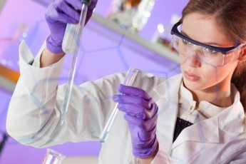Україна потрапила до рейтингу країн з найбільшою кількістю жінок у науці