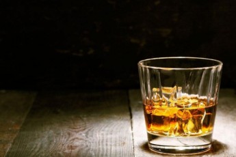 В Україні майже вдвічі зросла кількість підробленого алкоголю відомих брендів