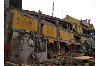 Землетрус і цунамі в Індонезії: кількість жертв зросла до 384 (фото)