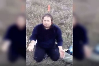 В Росії чоловік встромив собі в голову ножа 