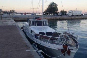 Українську яхту з 57 нелегалами затримали у Середземному морі