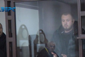 Підозрюваного у стрілянині на автомийці у Луцьку взяли під варту (відео)