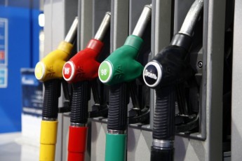 В Україні АЗС скоротили продажі бензину